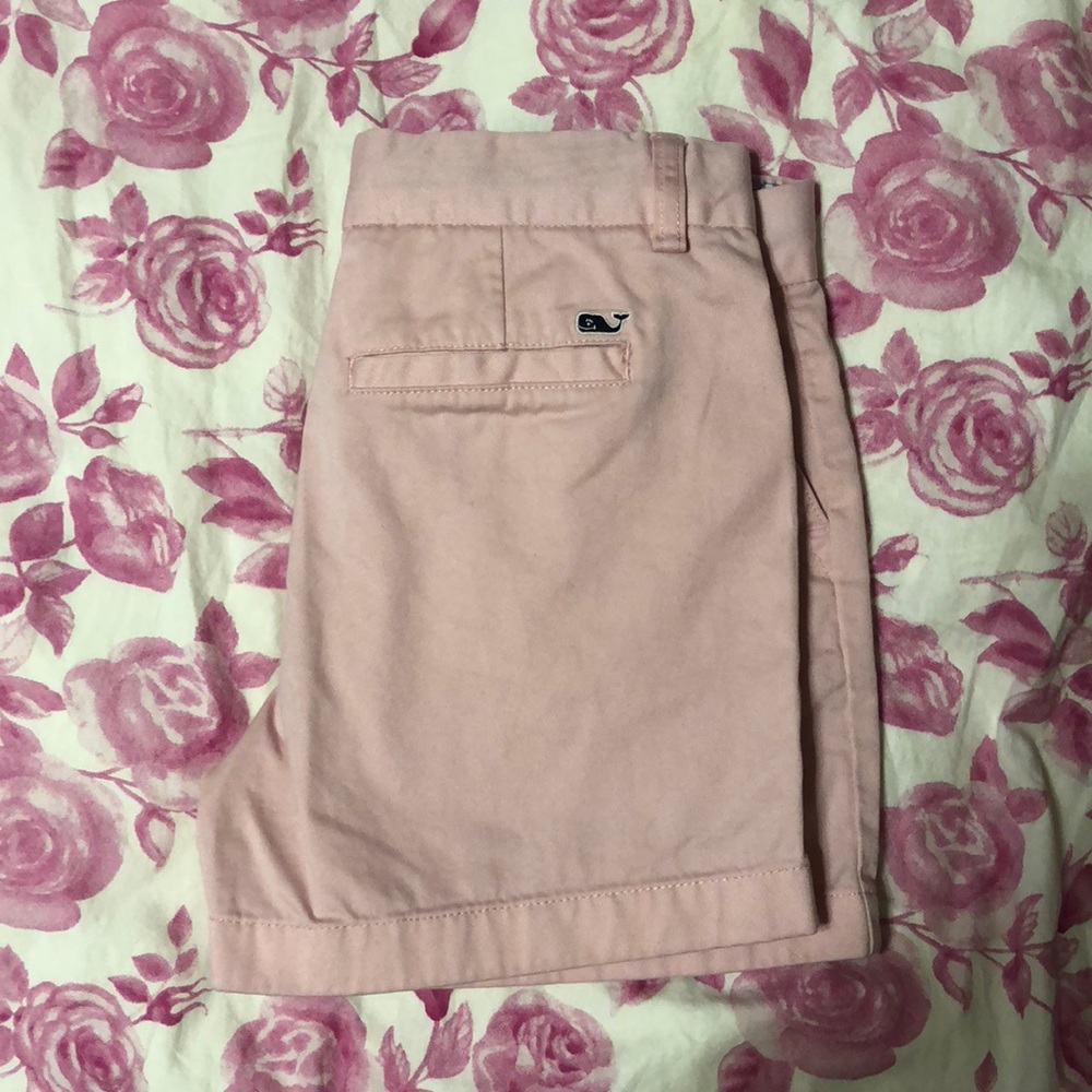 Vineyard Vines shorts pink